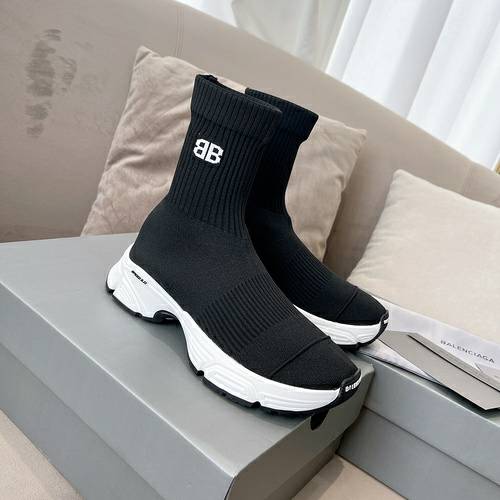Picture of Balenciaga Shoes Women _SKUfw100748501fw